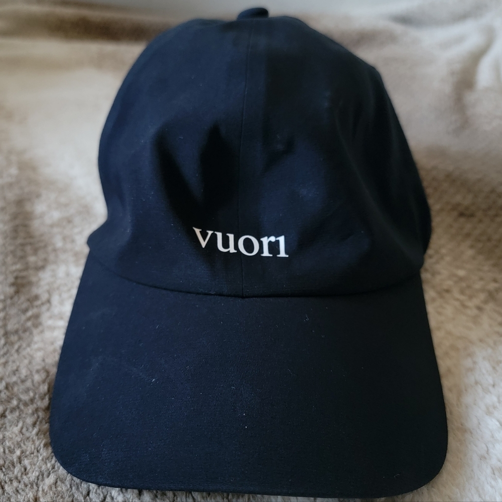Vuori Black Logo Act V Pursuits Cap